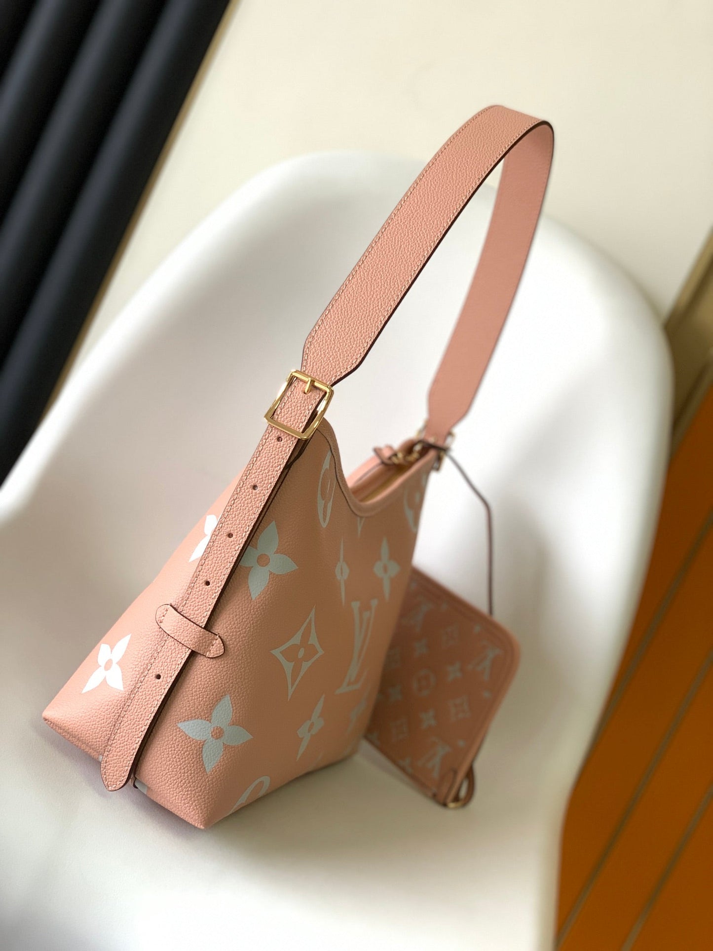 CARRYALL PM 29 PINK MONOGRAM GRAINED COWHIDE LEATHER