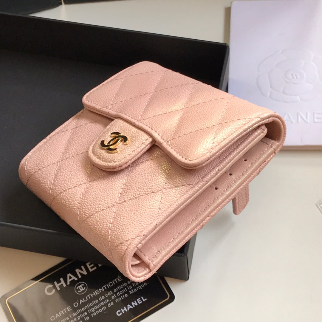 CC FLAP CARD HOLDER 11.5 PALE PINK GRAINED CALFSKIN GOLD ICON