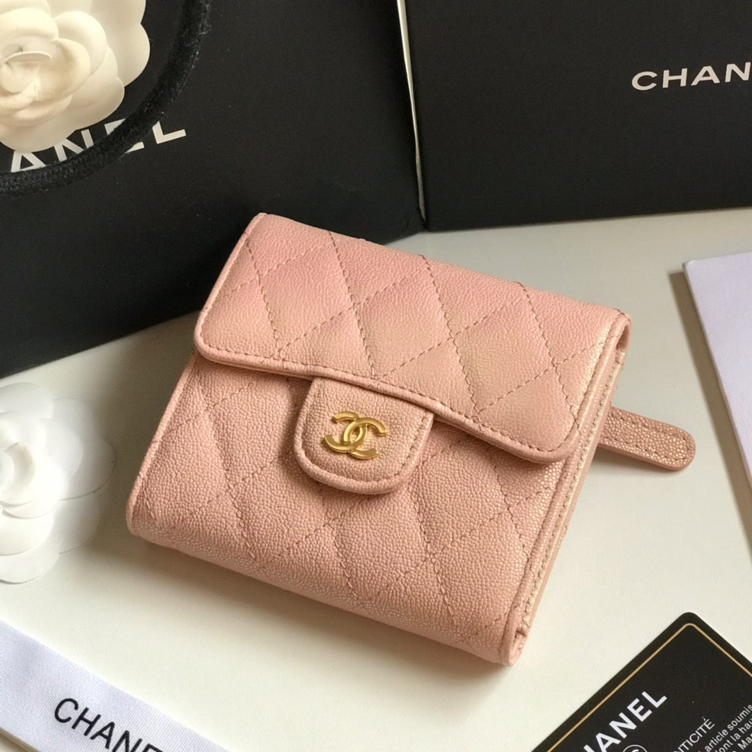 CC FLAP CARD HOLDER 11.5 PALE PINK GRAINED CALFSKIN GOLD ICON