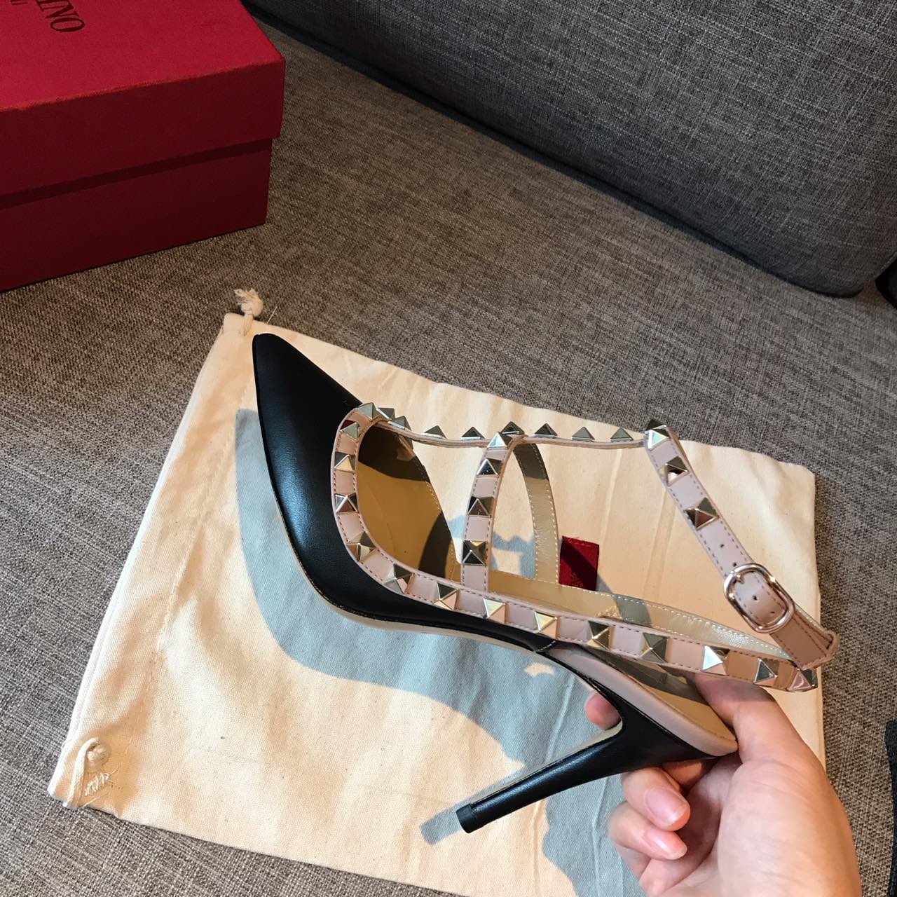 Rockstud Slingback 100 Black Beige Calfskin