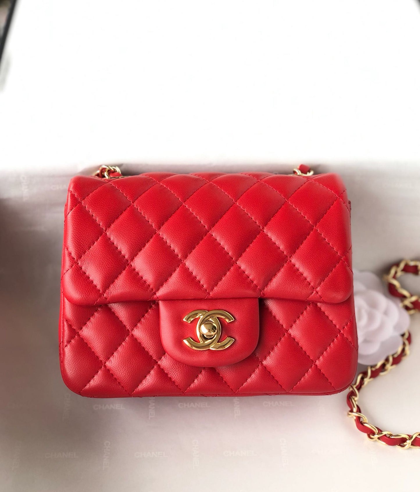 MINI SQUARE FLAP BAG 17CM RED LAMBSKIN GOLD HARDWARE