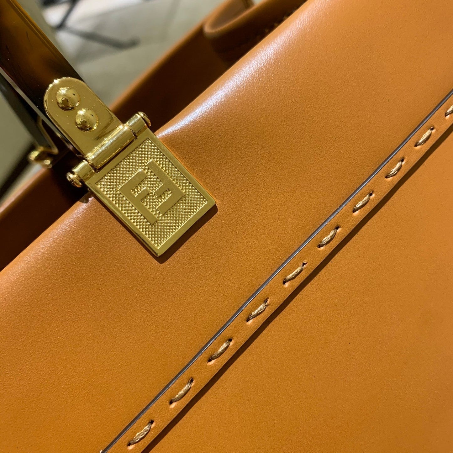 SHINE 40 TOTE BAG IN CARROT ORANGE EMBOSSED CALFSKIN