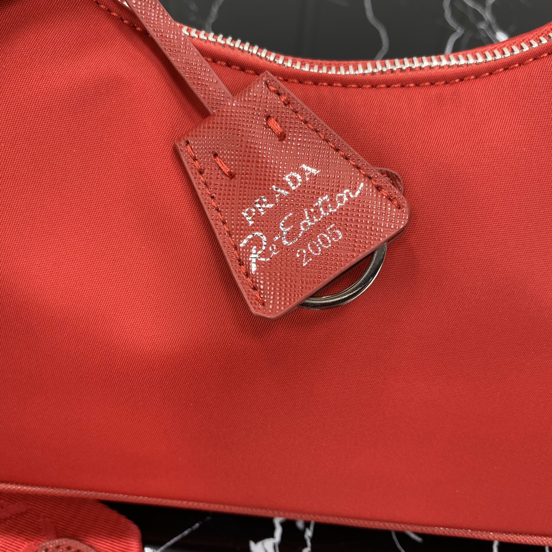 PRA HOBO 22 BAG IN CHERRY RED RE-NYLON