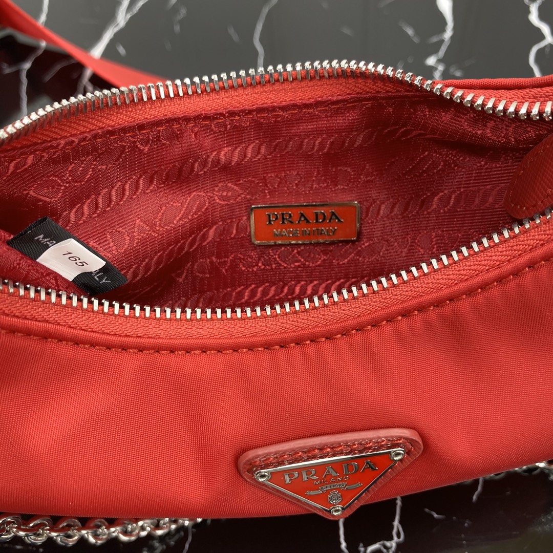 PRA HOBO 22 BAG IN CHERRY RED RE-NYLON