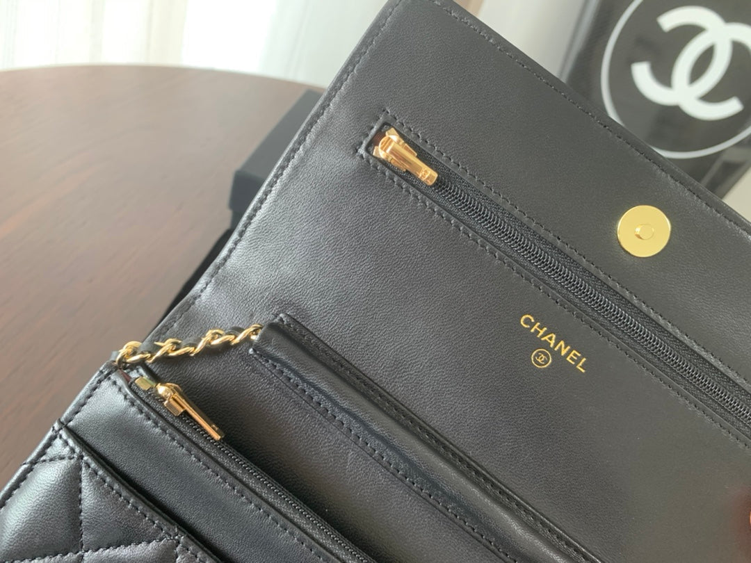 WOC 19CM BLACK LAMBSKIN GOLD HARDWARE