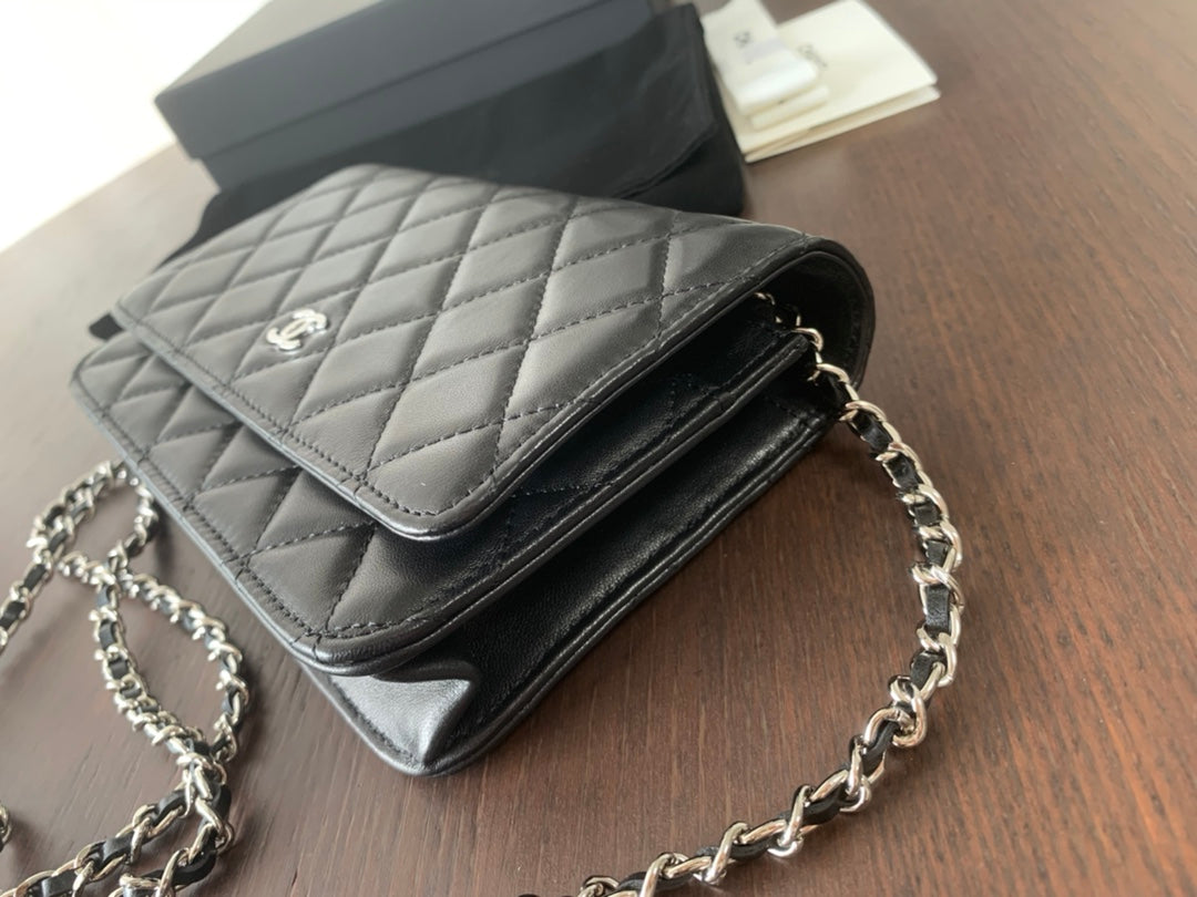 WOC 19CM BLACK LAMBSKIN SILVER HARDWARE