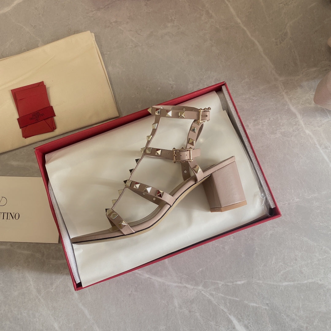 Rockstud sandals 60 beige calfskin