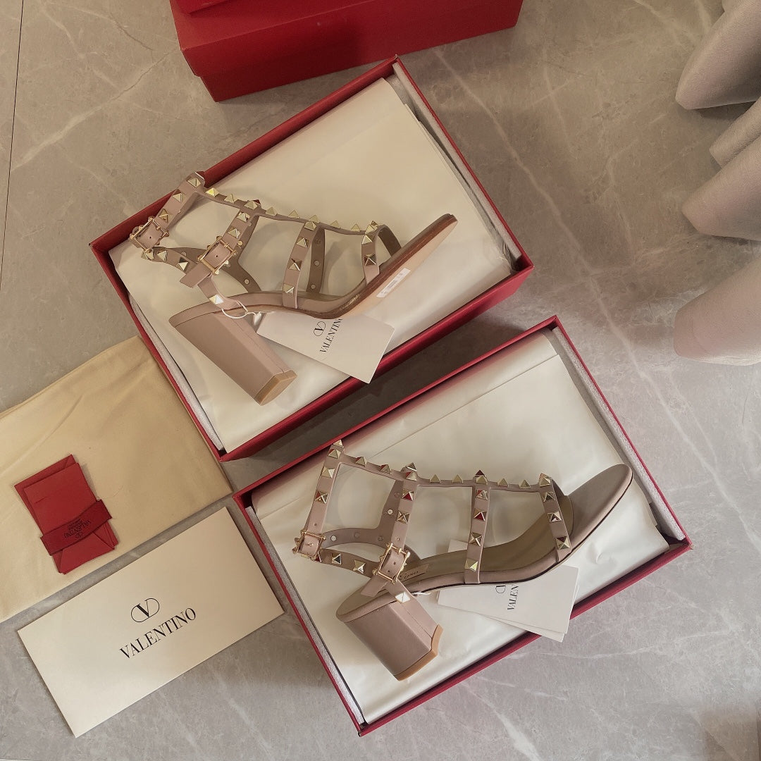 Rockstud sandals 60 beige calfskin