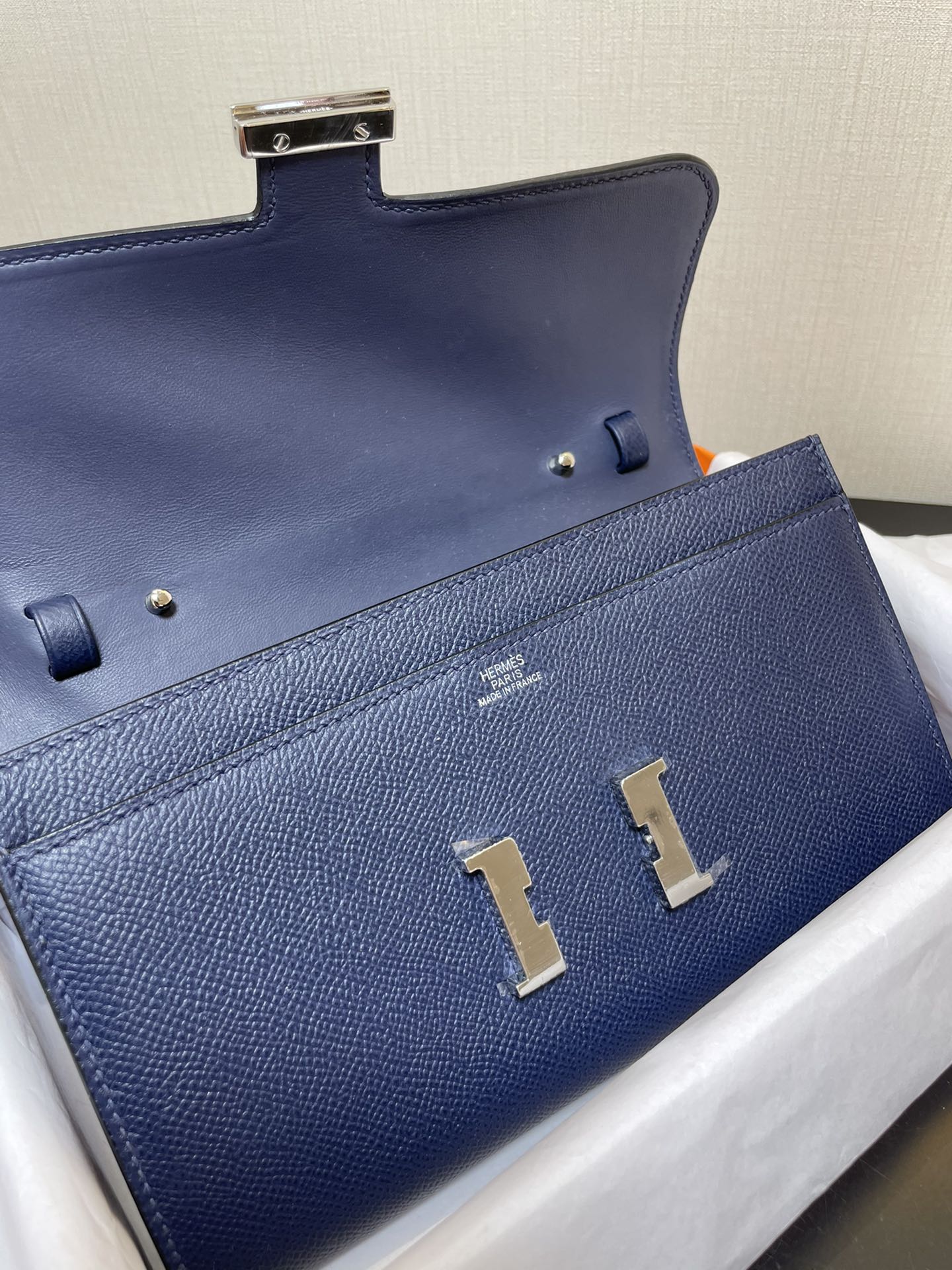 CONSTANCE TO GO 20.5 DARK BLUE EPSOM SILVER HARDWARE