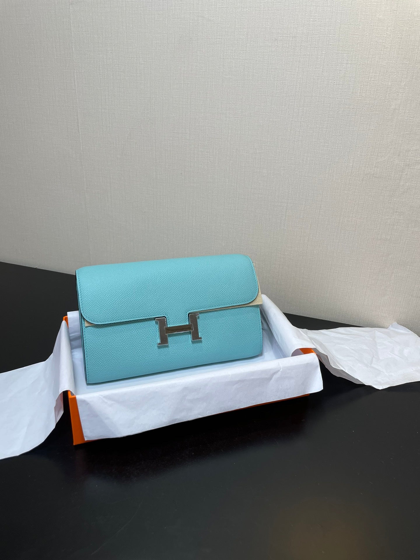 CONSTANCE TO GO 20.5 TIFFANY BLUE EPSOM SILVER HARDWARE