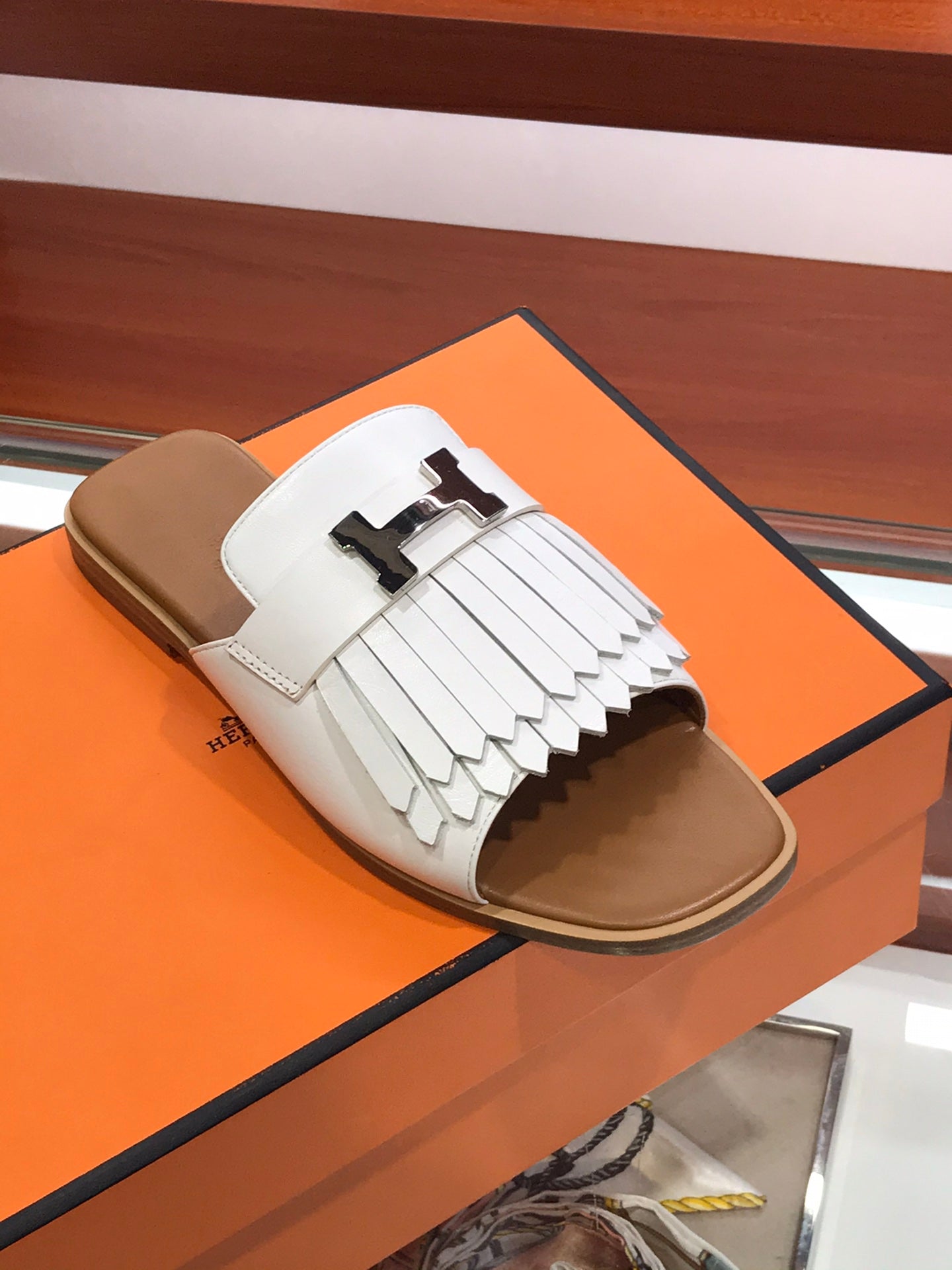 ROYAL SANDAL CARAMEL MIX WHITE LAMBSKIN