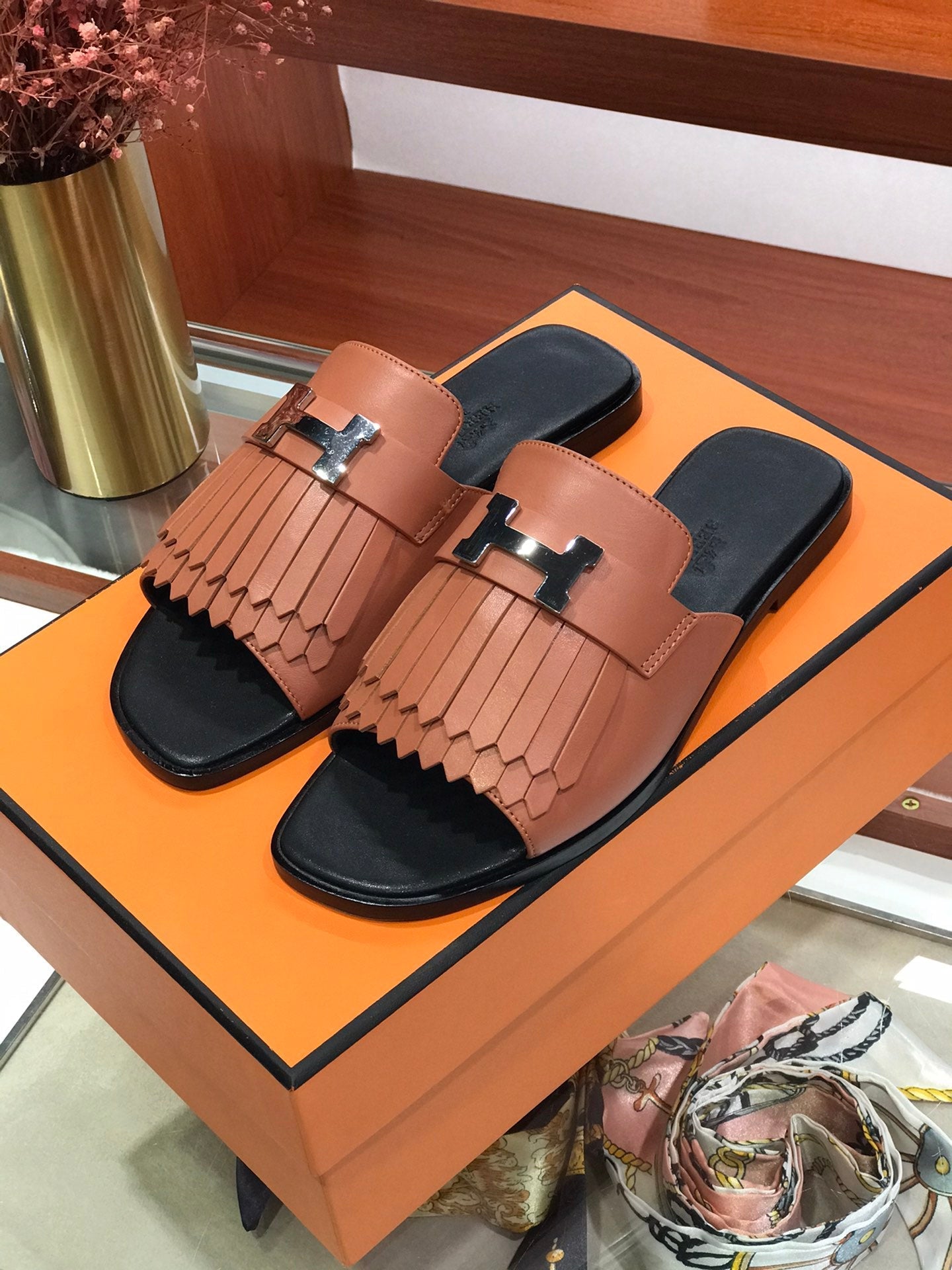 ROYAL SANDAL CHESTNUT LAMBSKIN