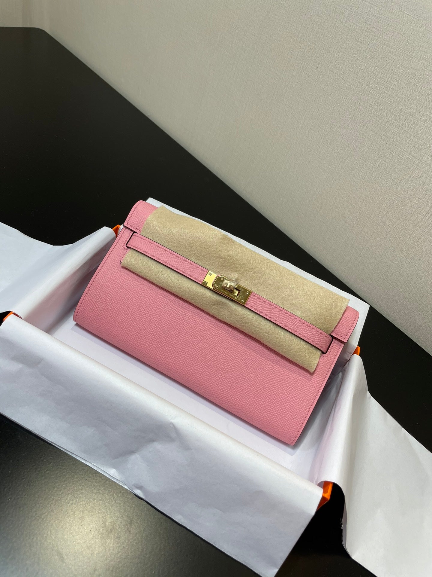 kelly to go wallet20.5 pink epsom gold hardware