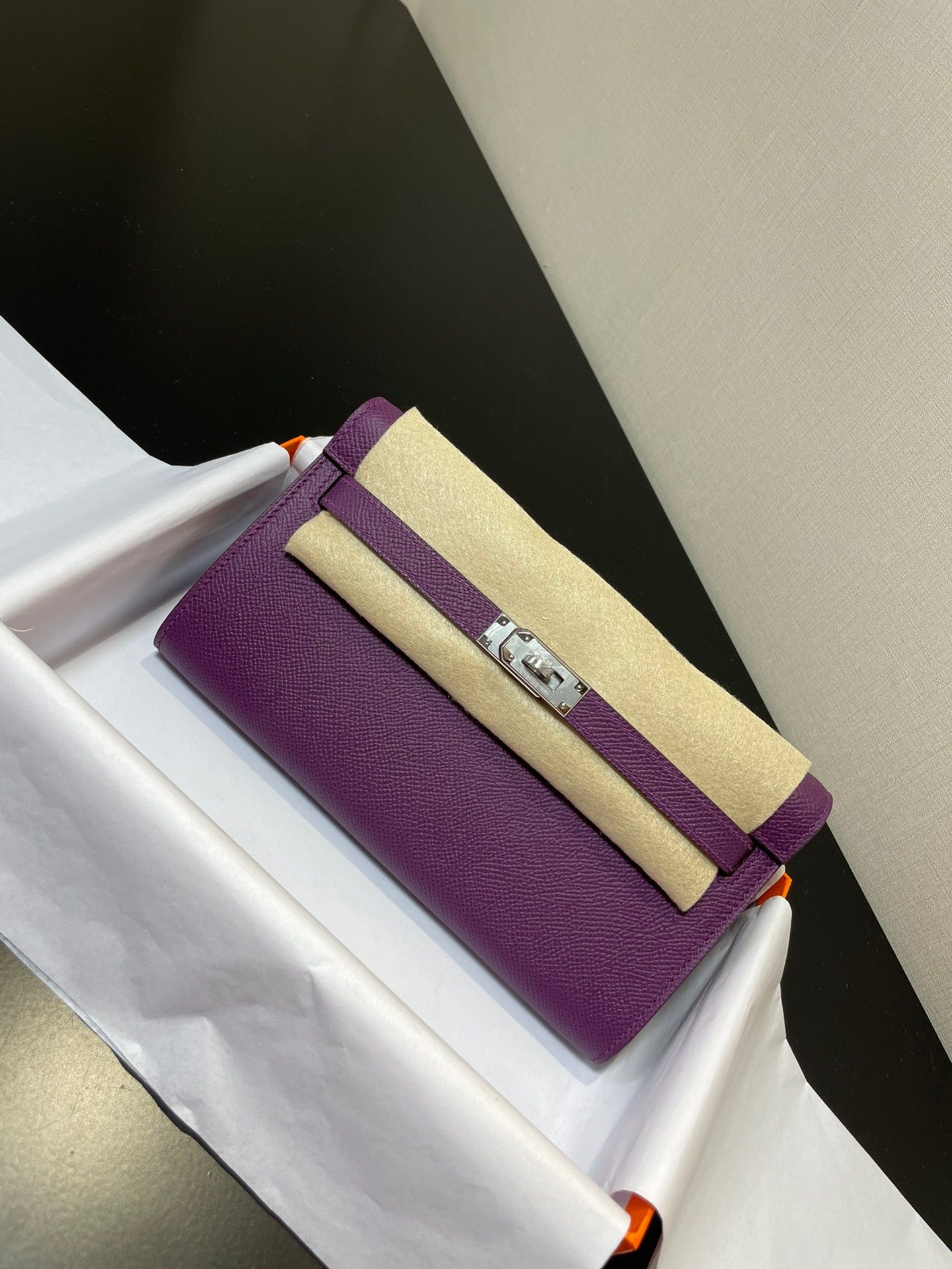 kelly to go wallet 20.5 purple epsom silver hardware