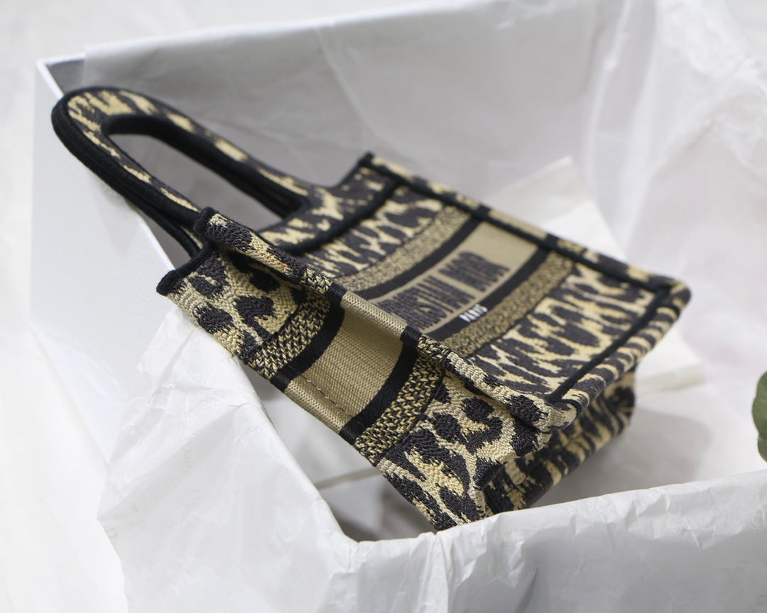 cd mini book tote 23cm leopard embroidery canvas