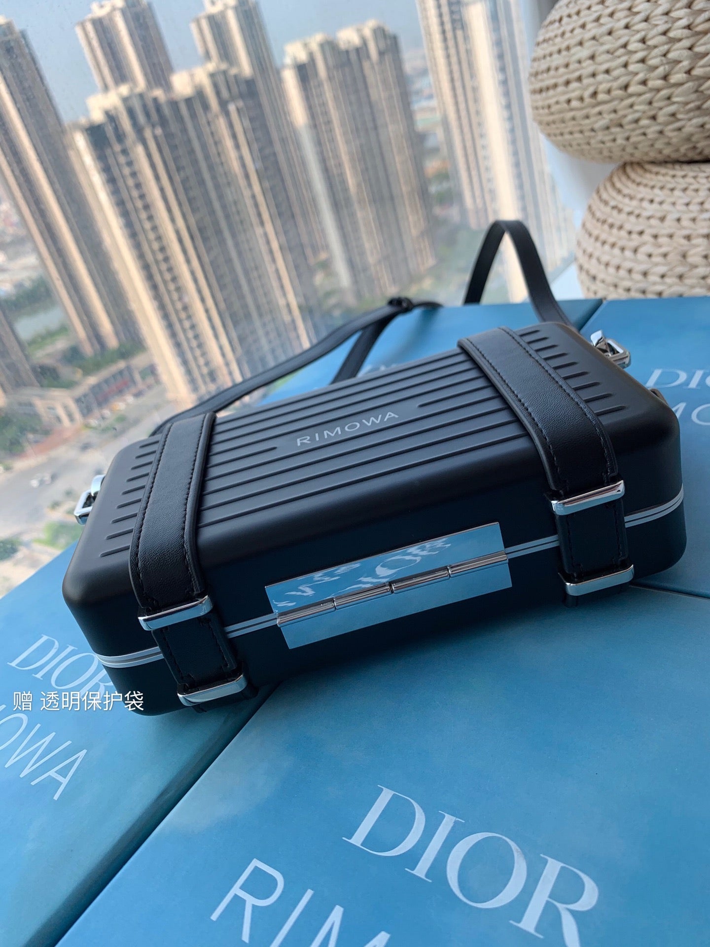 RIMOWA 20 CASE BAG IN BLACK ALUMINUM MAGNESIUM