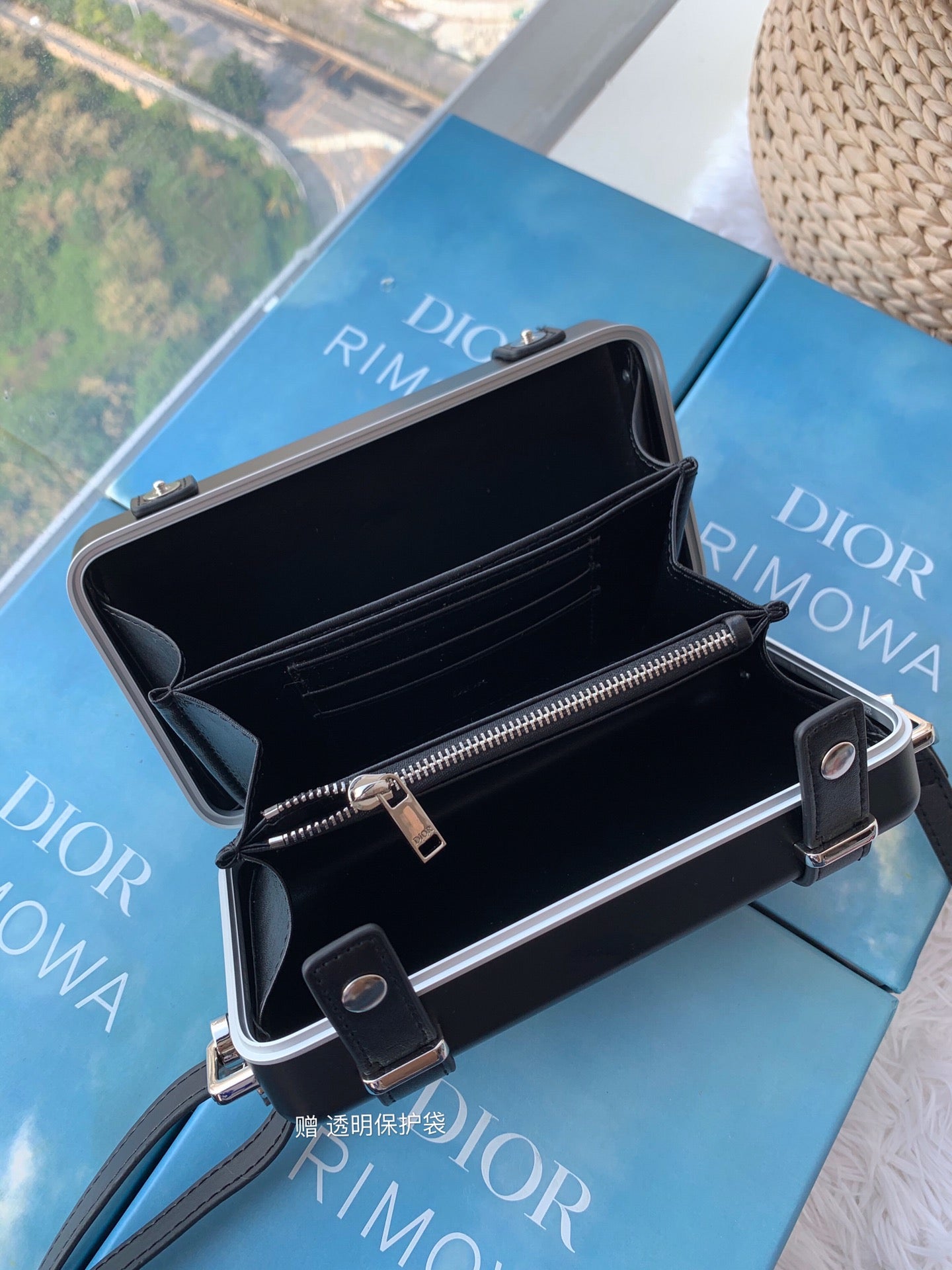 RIMOWA 20 CASE BAG IN BLACK ALUMINUM MAGNESIUM