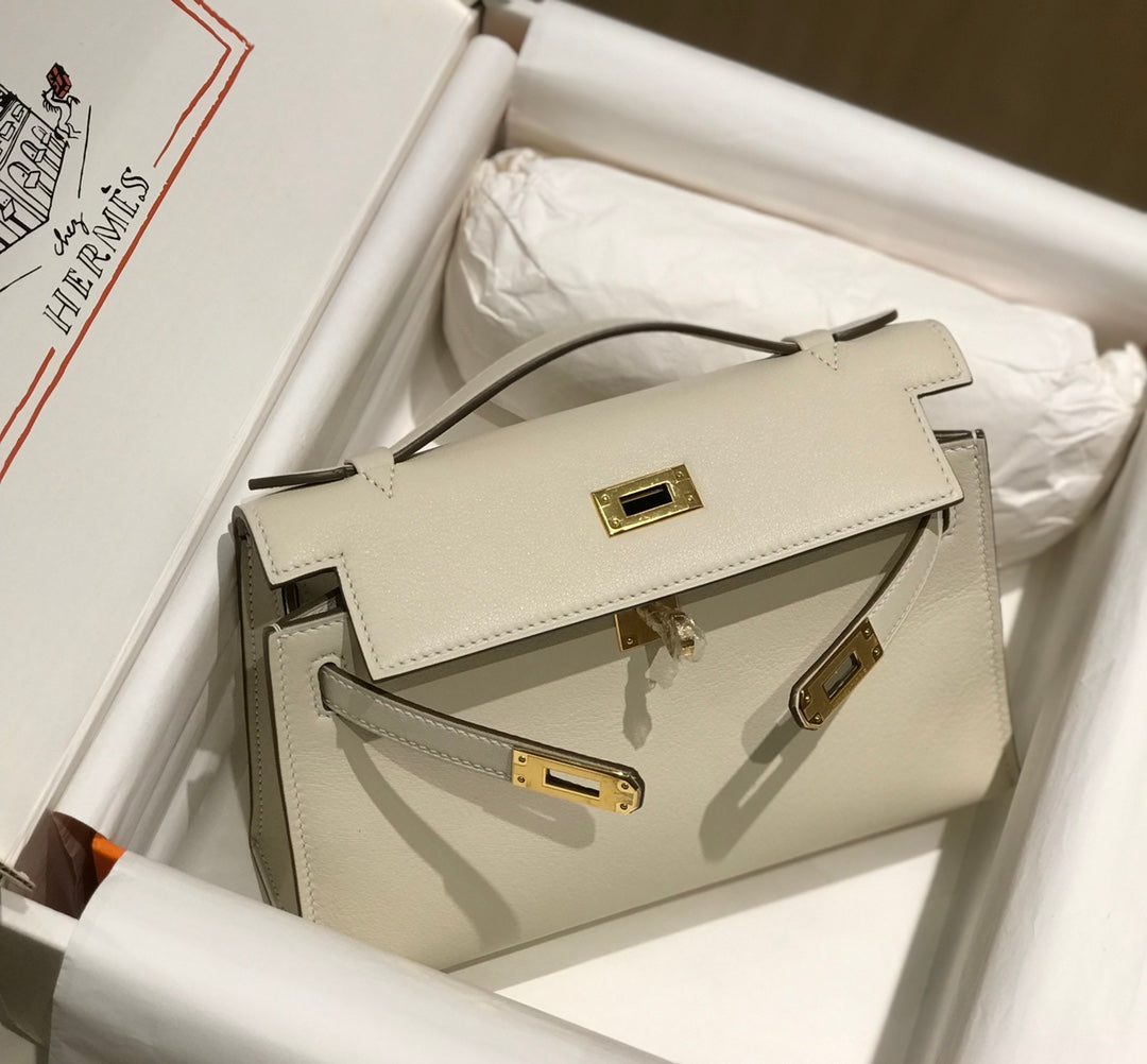 HM KELLY POCHETTE 22CM WHITE BEIGE SWIFT GOLD HARDWARE