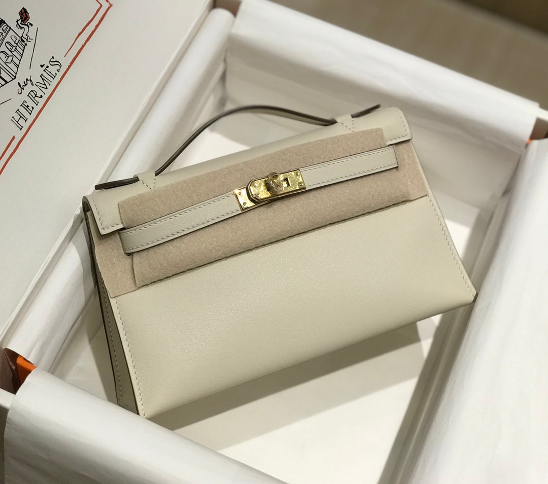 HM KELLY POCHETTE 22CM WHITE BEIGE SWIFT GOLD HARDWARE