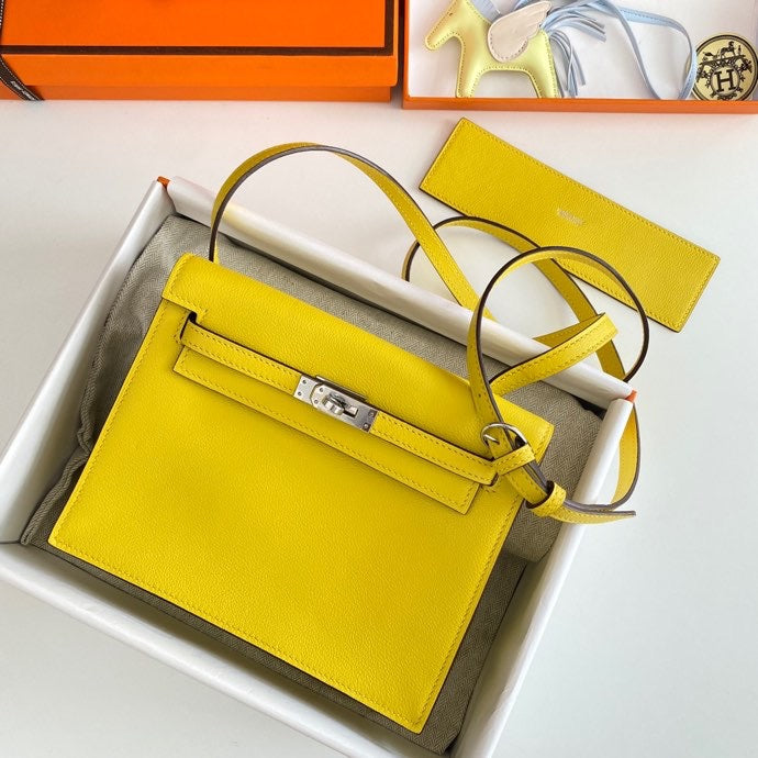 Kelly Danse II 22cm Yellow Evercolor Leather Shw