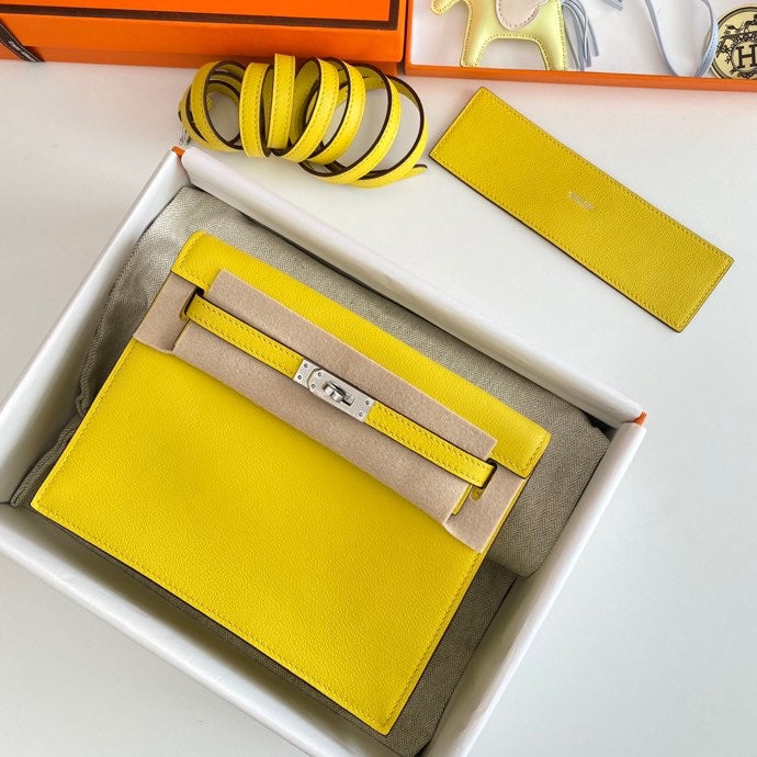 Kelly Danse II 22cm Yellow Evercolor Leather Shw