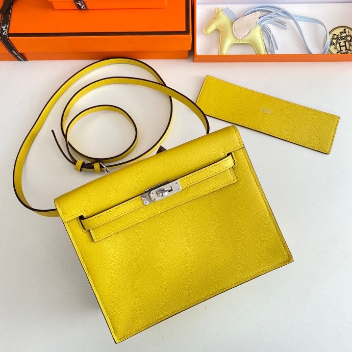 Kelly Danse II 22cm Yellow Evercolor Leather Shw