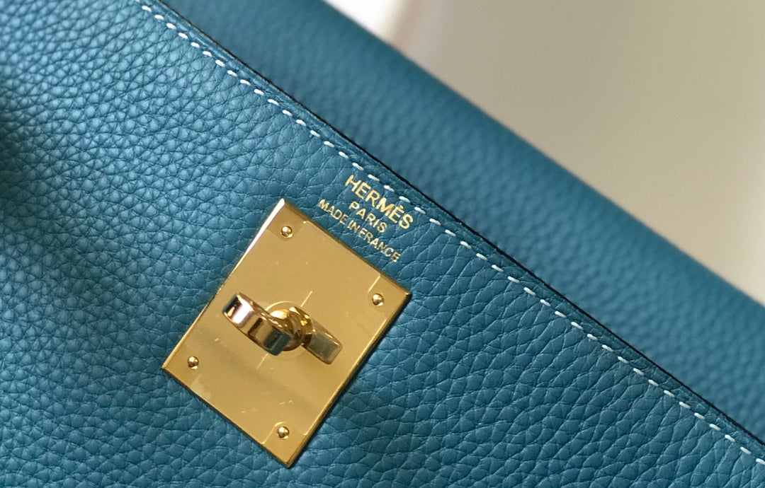 HM KELLY 32CM BAG IN CERULEAN TOGO GOLD HARDWARE