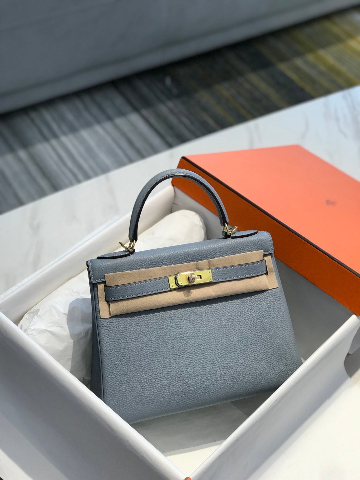 HM KELLY 32CM BAG IN TEMPERED GRAY TOGO GOLD HARDWARE