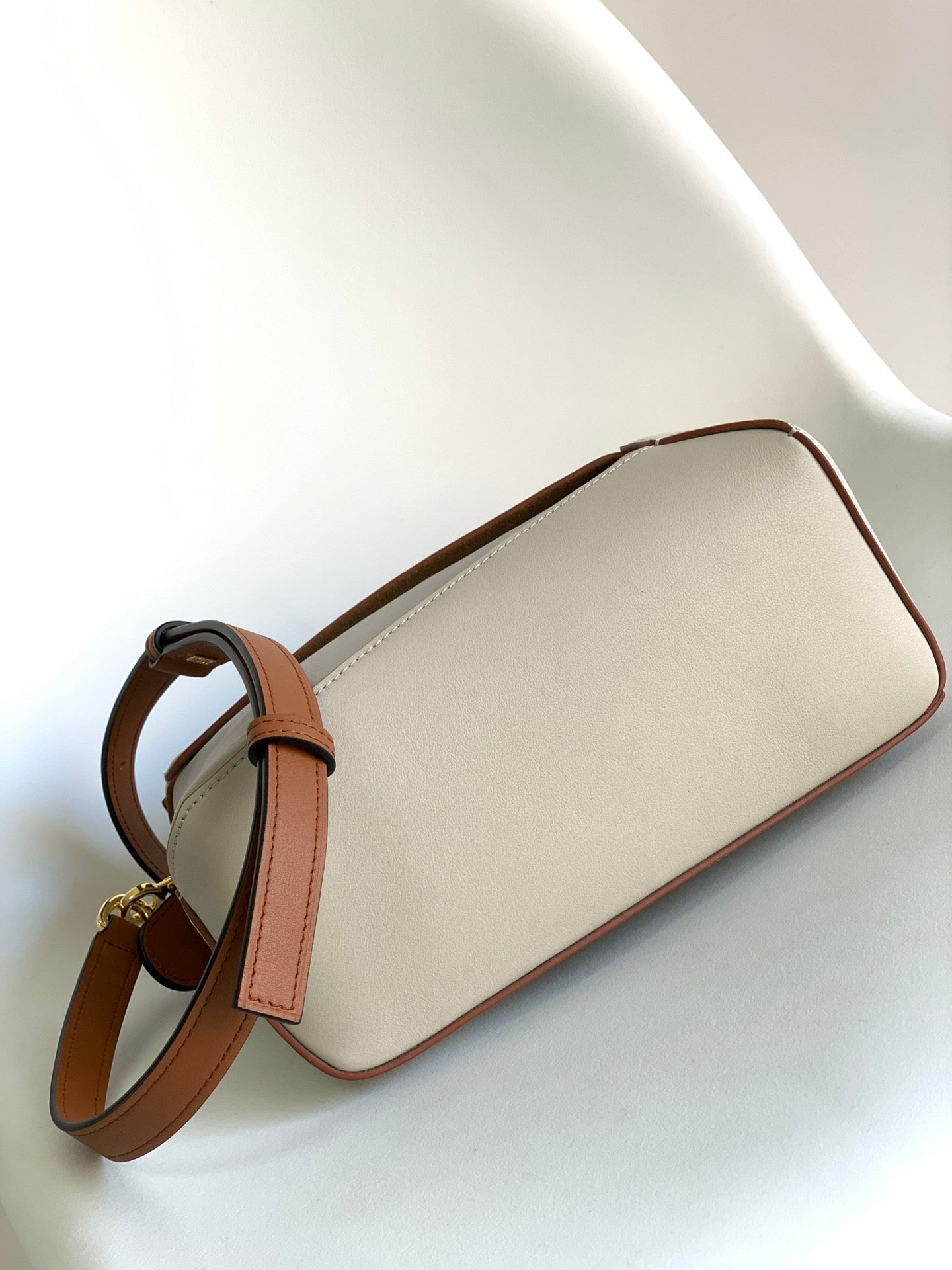 Small Puzzle 24cm bag in soft grained white and tan calfskin