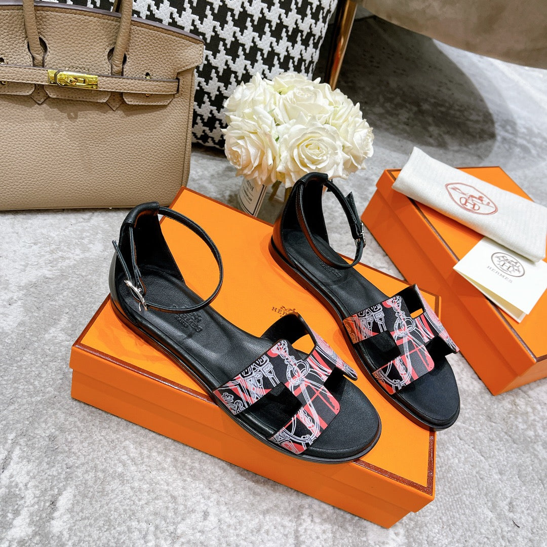 SANTORINI SANDAL BLACK CALFSKIN WITH PATTERN