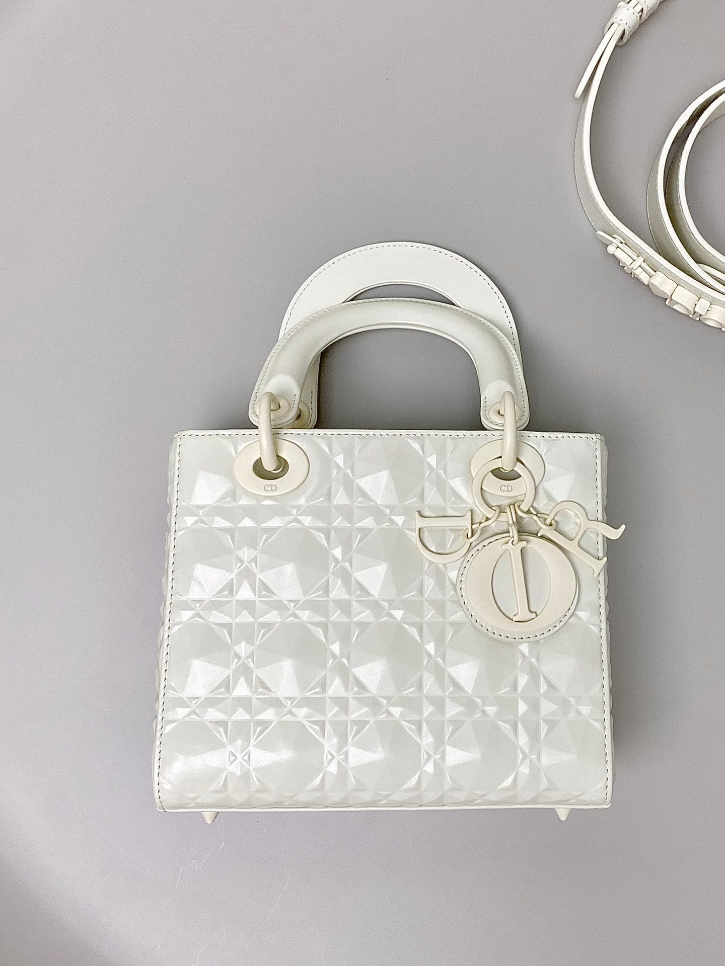 SMALL LADY 20 WHITE LAMBSKIN DIAMOND MOTIF