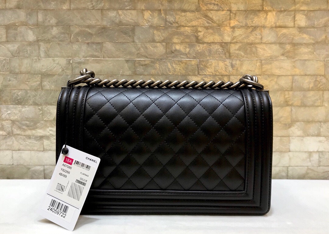 BOY BAG MEDIUM 25 BLACK QUILTED LAMBSKIN AGED RUTHENIUM HARDWARE