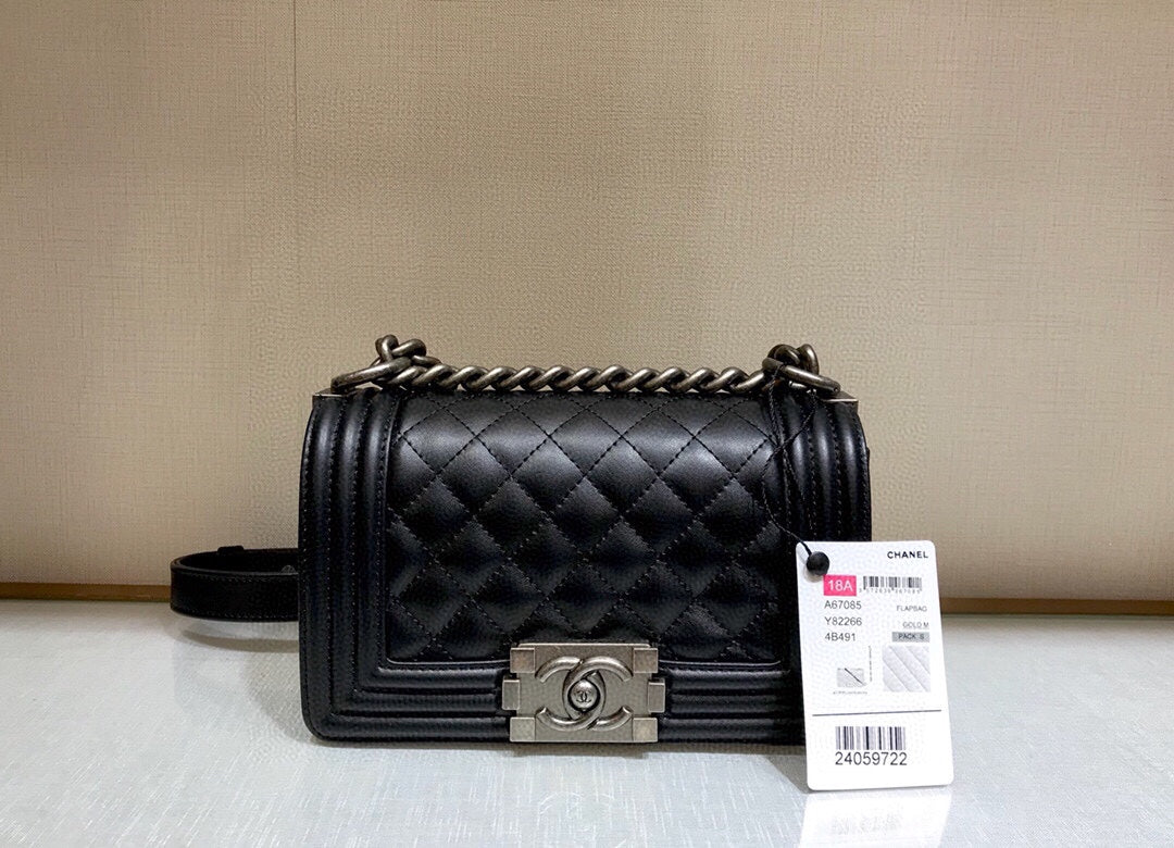 BOY BAG SMALL 20 BLACK QUILTED LAMBSKIN AGED RUTHENIUM HARDWARE