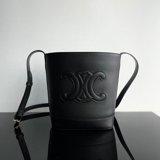 BUCKET CUIR TRIOMPHE 24 CALFSKIN BLACK