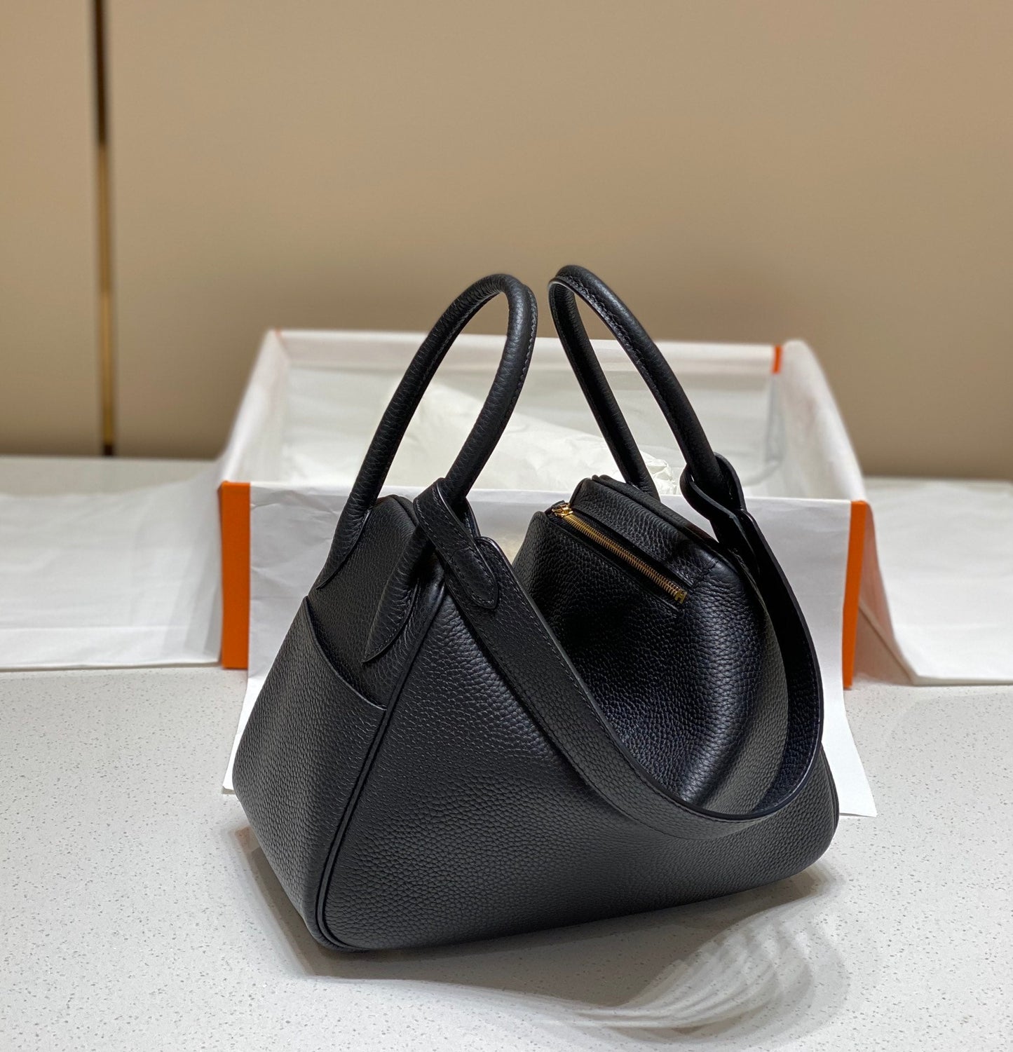 HM LINDY 26 BAG BLACK TAURILLON CLEMENCE LEATHER