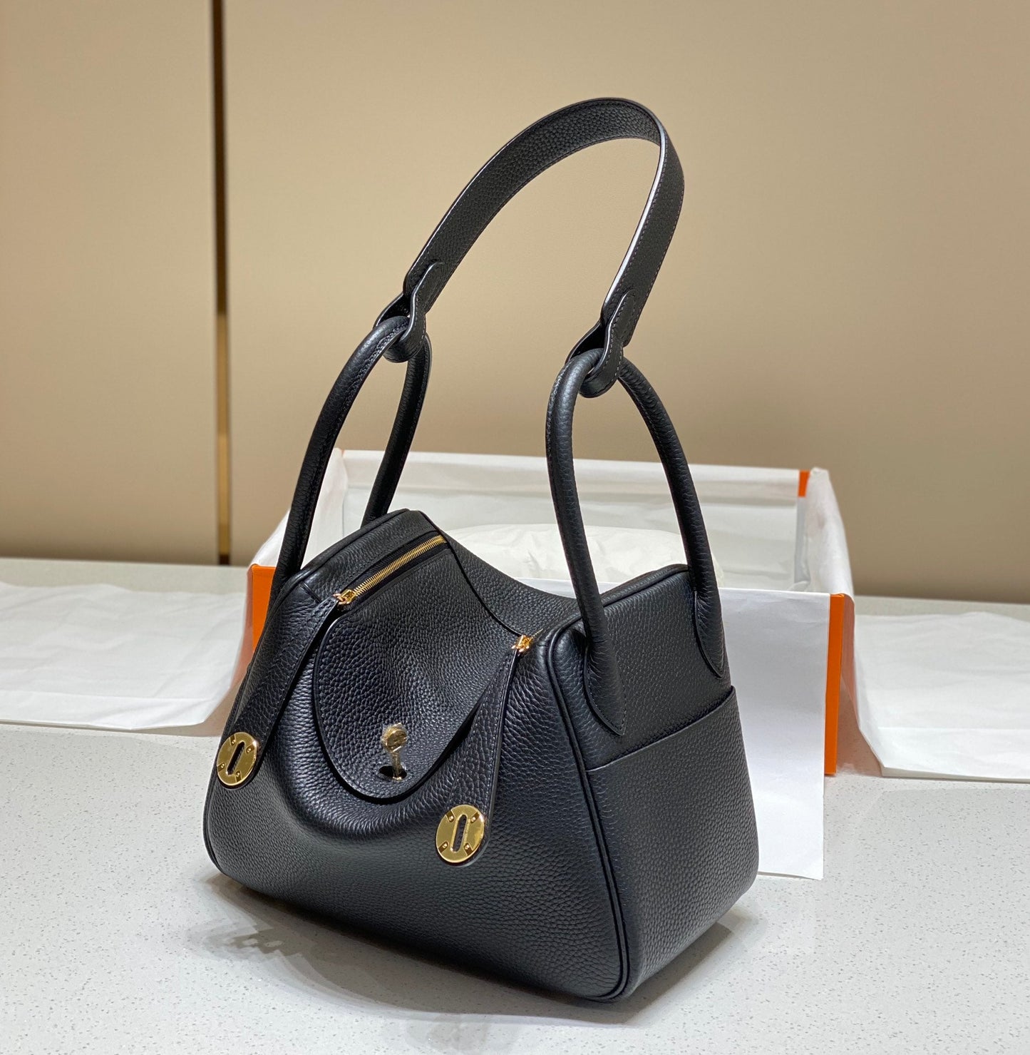 HM LINDY 26 BAG BLACK TAURILLON CLEMENCE LEATHER