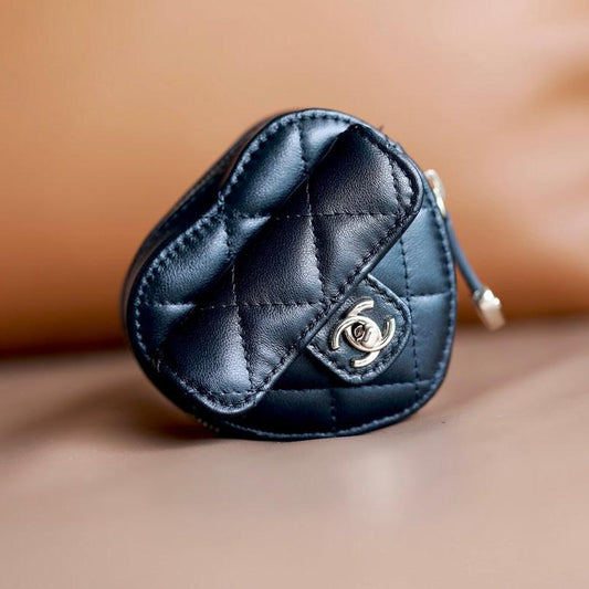 CC HEART COIN PURSE 8.5 BLACK CALFSKIN