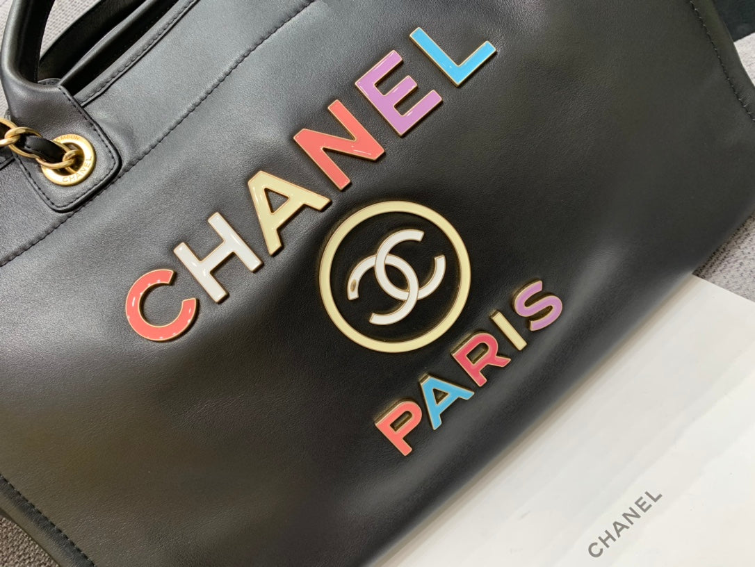 CC DEAUVILLE TOTE BAG 39CM BLACK CALFSKIN MULTICOLOR LOGO