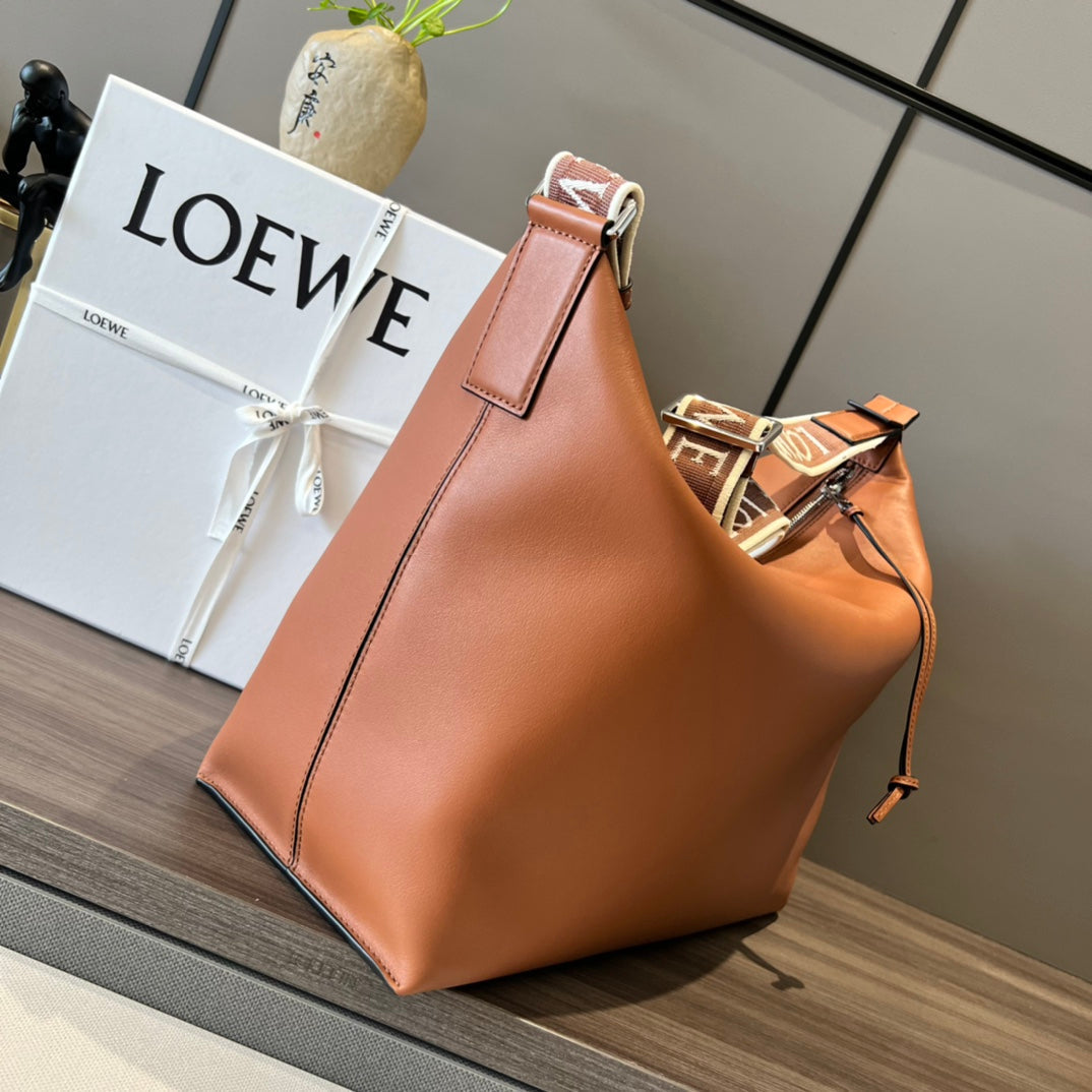 Loew Unisex Cubi Shoulder Crossbody Zipper Commuter Tote Bag Tan smooth calfskin