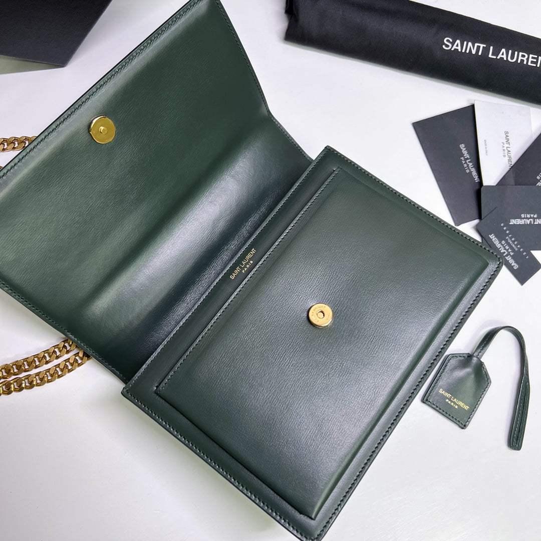 SUNSET MEDIUM 22 IN DARK GREEN CALFSKIN GOLD HARDWARE