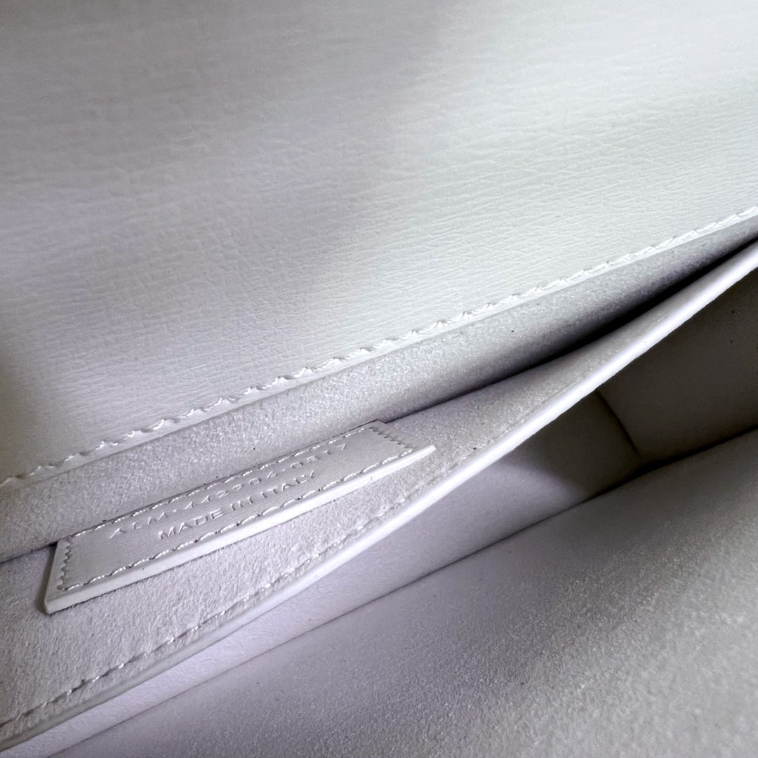 SUNSET MEDIUM 22 IN WHITE CALFSKIN SILVER HARDWARE