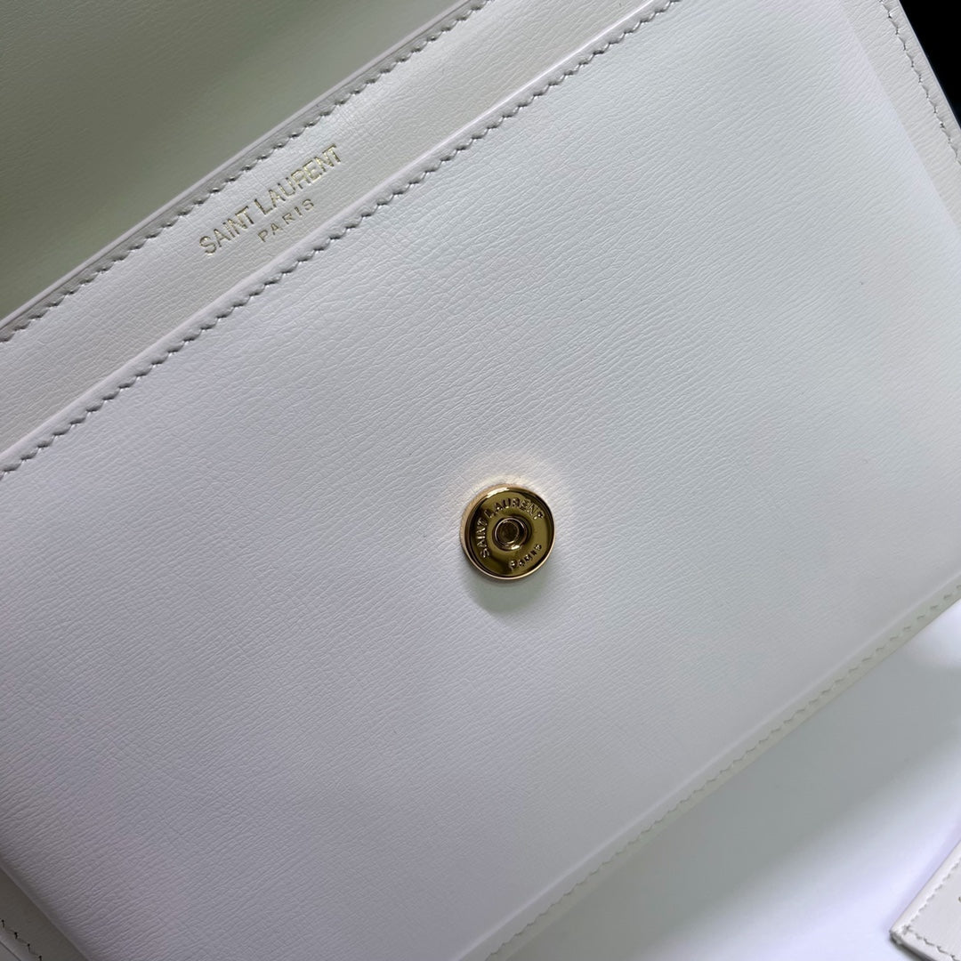 SUNSET MEDIUM 22 IN WHITE CALFSKIN GOLD HARDWARE