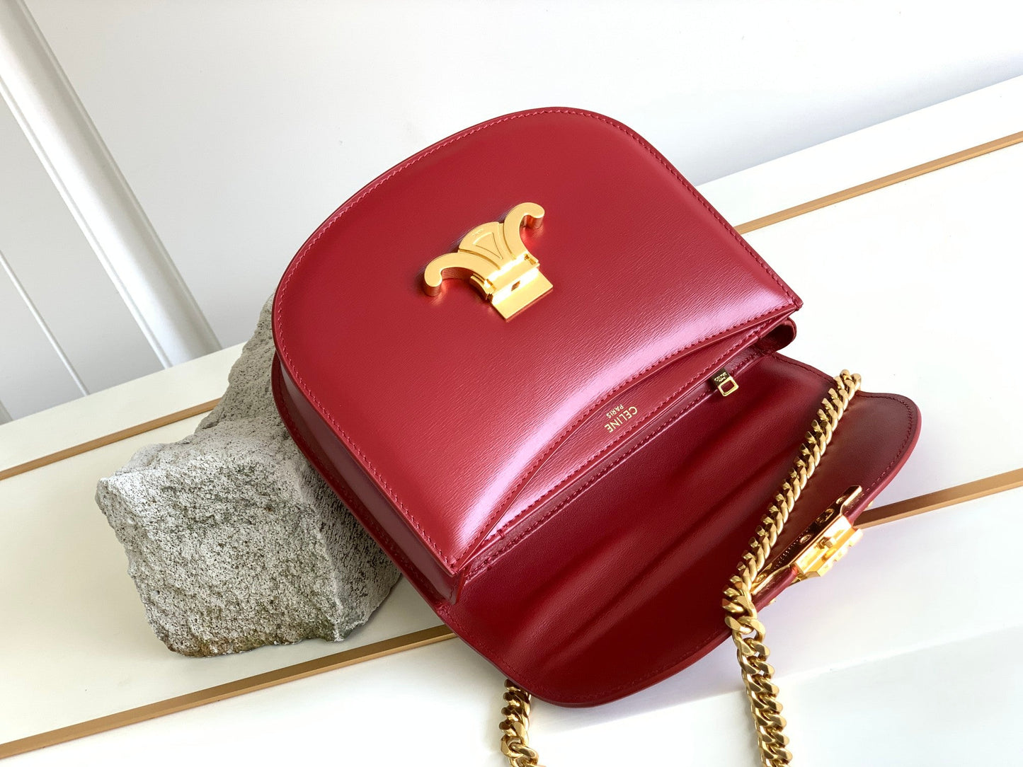 teen besace triomphe 18.5 dark red calfskin with chain