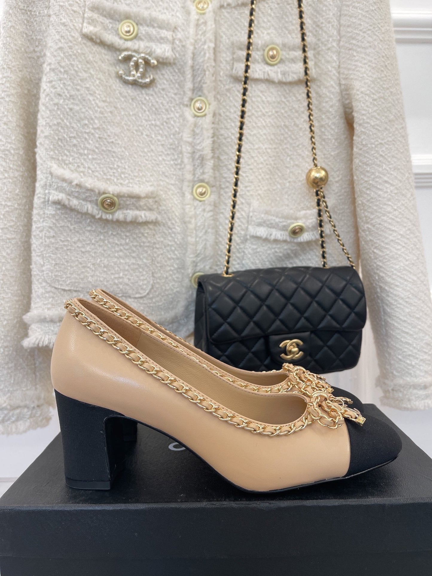 CC High Heels 65mm Beige Bow Tie Chain Lambskin