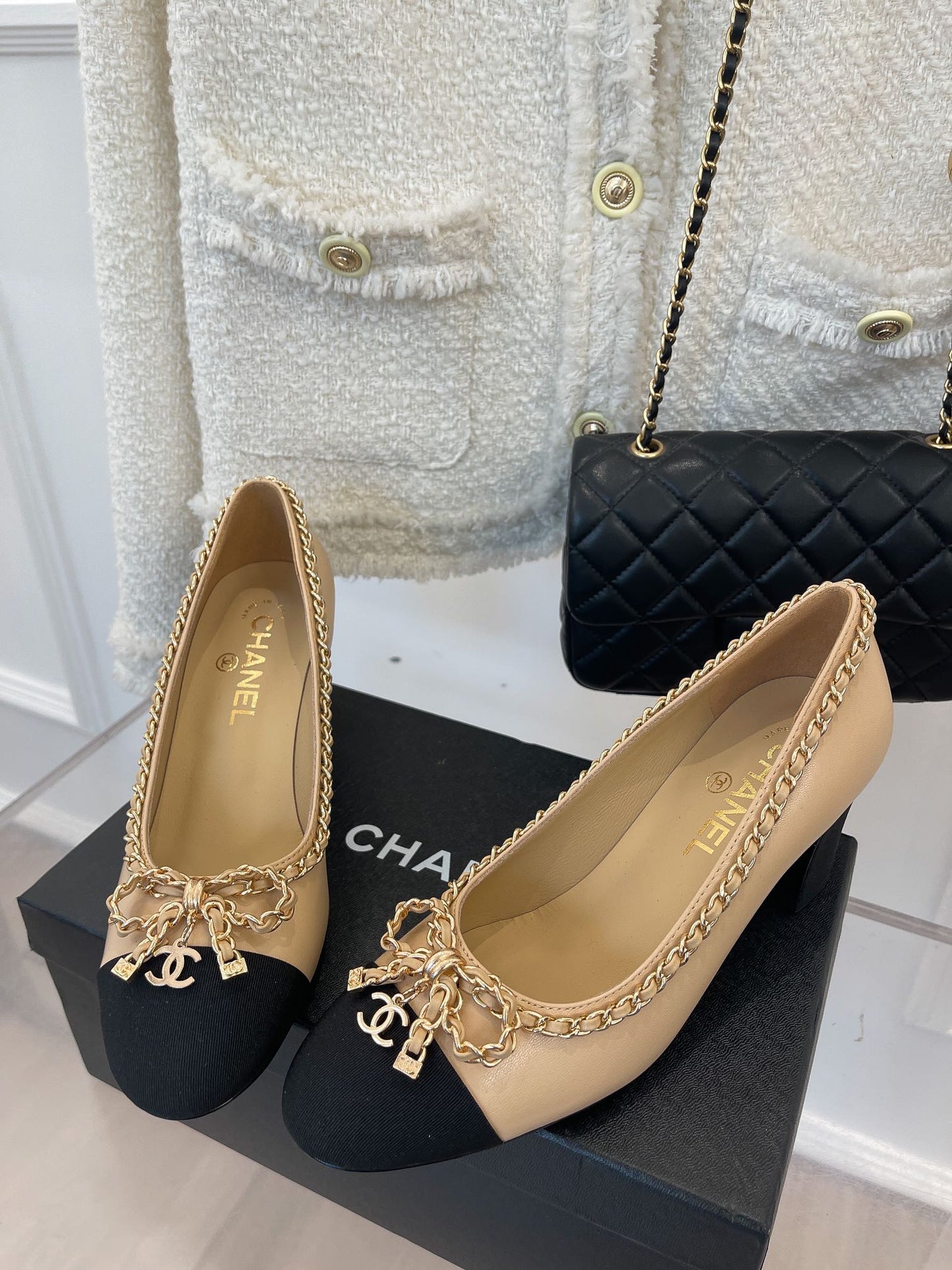 CC High Heels 65mm Beige Bow Tie Chain Lambskin