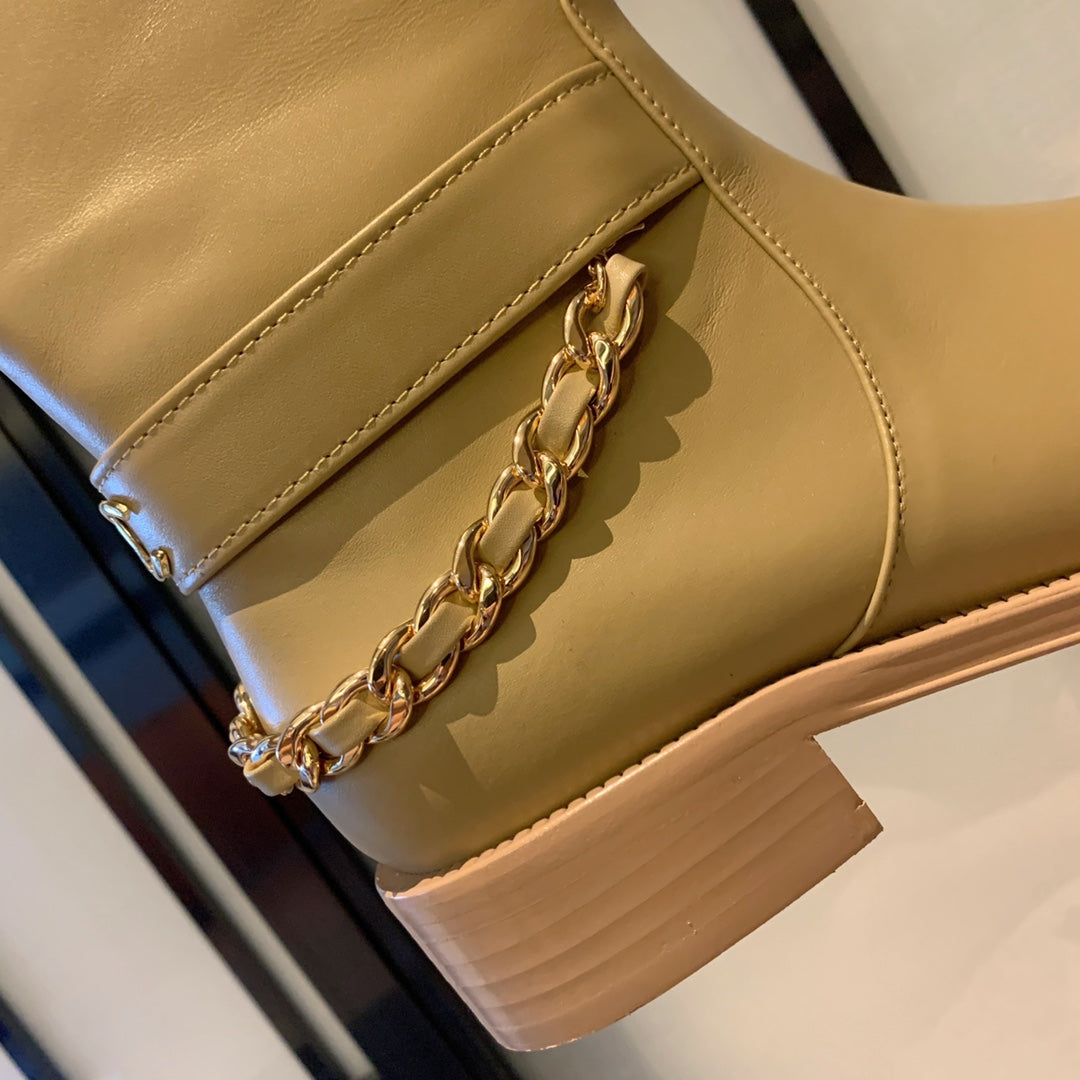 CC High Boots 35mm In Beige With Chain Cowhide 940093