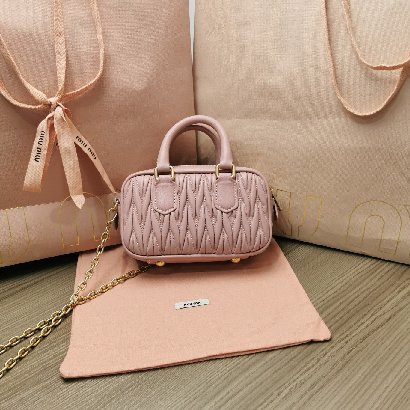 TOO PRETTY 17 HANDBAG IN LIGHT PINK LAMBSKIN