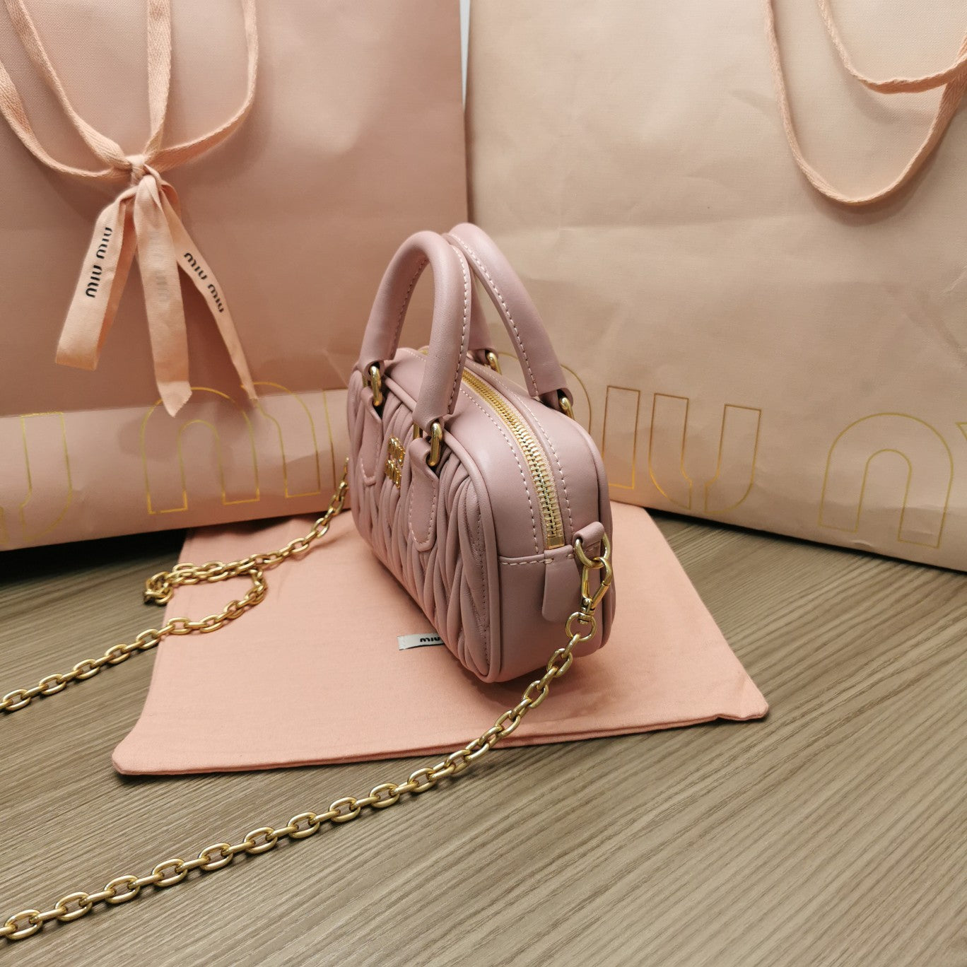 TOO PRETTY 17 HANDBAG IN LIGHT PINK LAMBSKIN