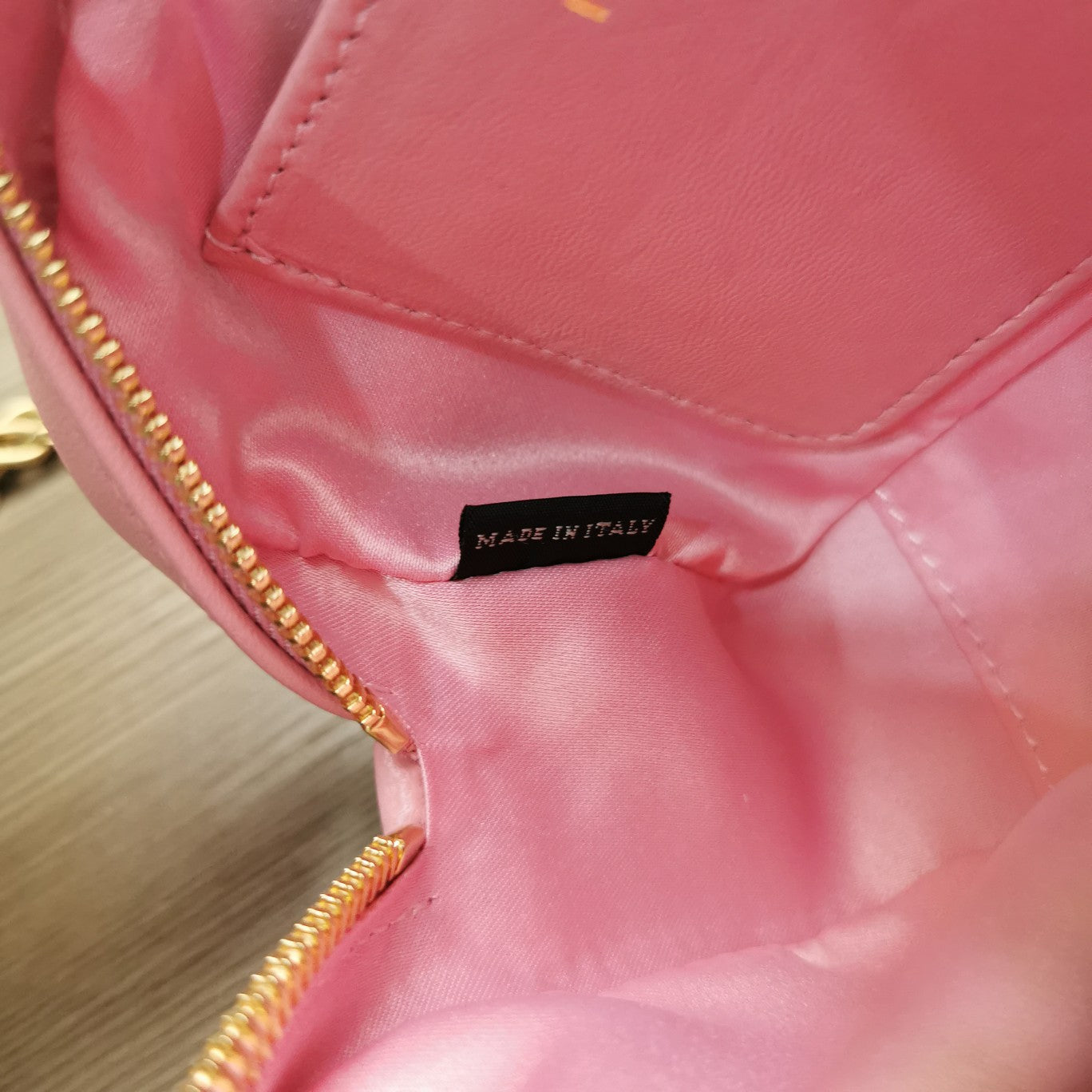 TOO PRETTY 17 HANDBAG IN HOT PINK LAMBSKIN