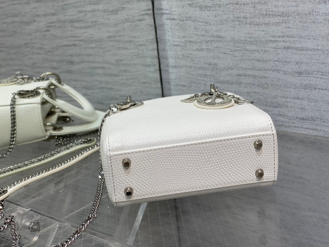 MINI LADY 17 BAG IN WHITE EMBOSSED LAMBSKIN WITH SILVER CLASP